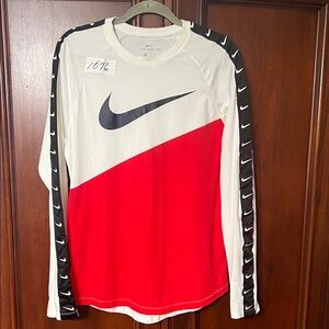 Rare Nike Long Sleeve Tee Size Medium ❤️❤️